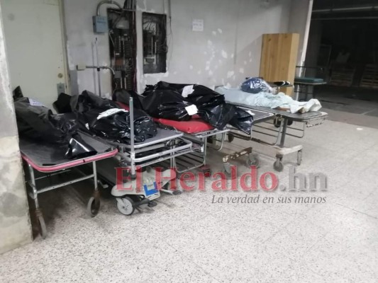 En los pasillos siguen los cadáveres en morgue del Hospital Escuela