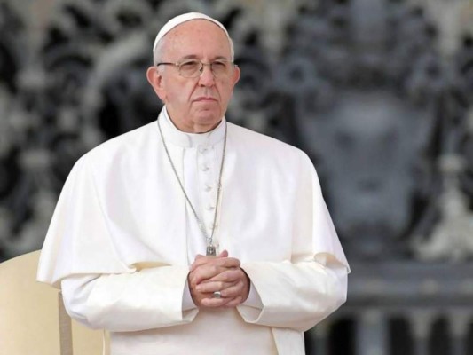 El papa llama al 'diálogo' en Navidad y lamenta las 'tragedias olvidadas'