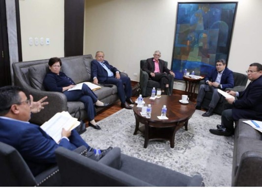 Un total de 5,635 policías han sido cancelados por la depuradora en 31 meses