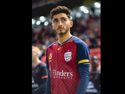 Futbolista gay australiano Cavallo se dice 'abrumado' por apoyo recibido