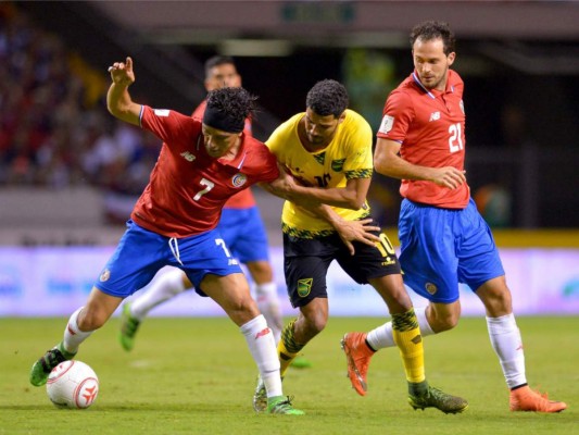 Costa Rica cumple y golea a Jamaica en San José