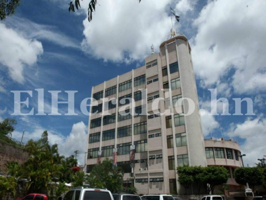 Cancillería atiende a 7,600 hondureños en los consulados móviles en Estados Unidos