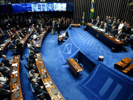 Senado Brasil abre juicio político a la presidenta Dilma Rousseff