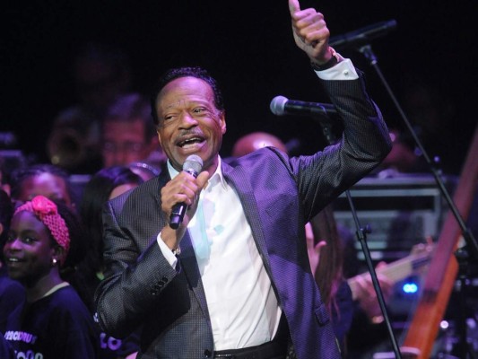 Muere Edwin Hawkins, cantante de versión moderna de 'Oh Happy Day'