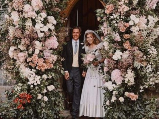 Revelan primeras fotos de la boda secreta de la princesa Beatriz