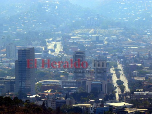 FOTOS: Sin tráfico y en silencio, así lució la capital en un día más de cuarentena