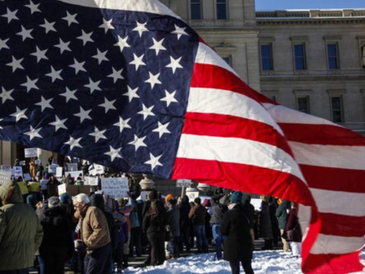 Alertan sobre intentos de injerencia extranjera un día antes de elecciones en EEUU