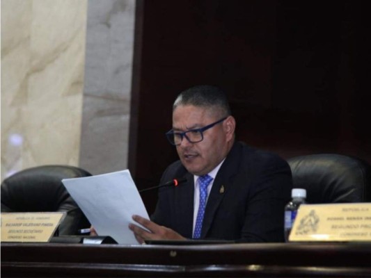 Al menos 18 diputados quedarían fuera de la carrera por la reelección (Fotos)