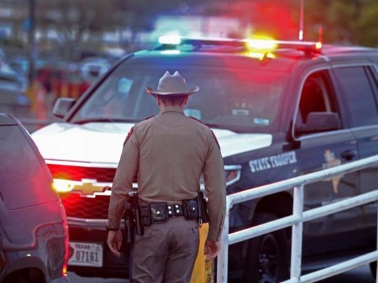 Tiroteo en iglesia de Texas deja un muerto y heridos, informó el gobernador