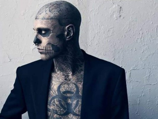 Así lucía Zombie Boy, el modelo y artista que tenía todo su cuerpo tatuado