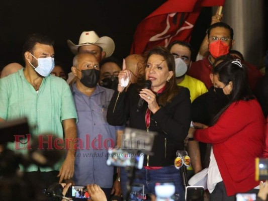 Xiomara Castro condena 'directiva espuria” y asegura que 'no pasarán”