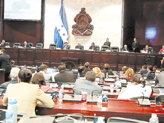 Más de 150 oficiales ascienden en FF AA