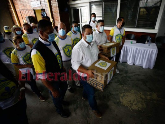 Algarabía en entrega de planillas del PAC y Partido Alianza Patriótica (Fotos)