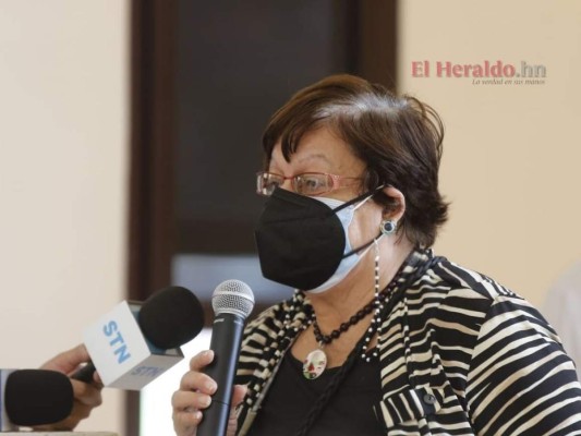 Reconocidos exjugadores y directivos dieron el último adiós a Chelato Uclés