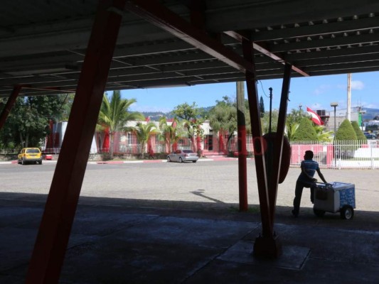 Desolado y sin bandera, así luce el Consejo Central Ejecutivo del Partido Liberal tras expulsión de diputados