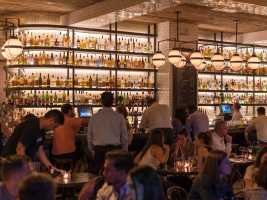 Grecia prohíbe la música en los bares por el aumento de casos de covid&nbsp;&nbsp;