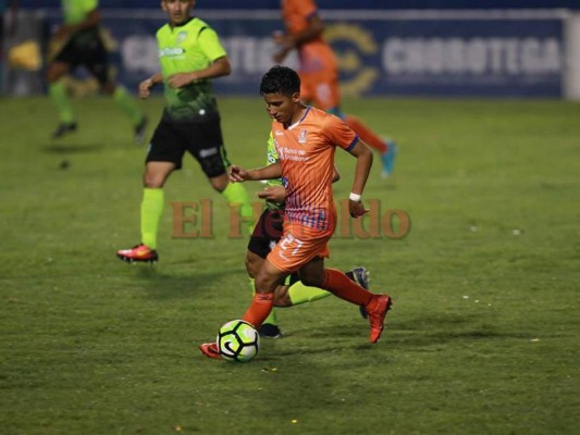 Lobos UPNFM vencen 2-0 al Real de Minas en el estadio Nacional