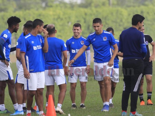FOTOS: El dolor de Harold Fonseca tras lesionarse en el entreno de Olimpia
