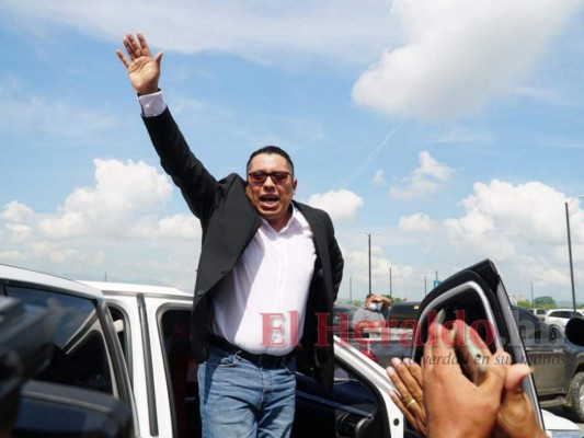 Llega a Honduras alcalde electo de Quimistán que hizo campaña desde exilio en EEUU