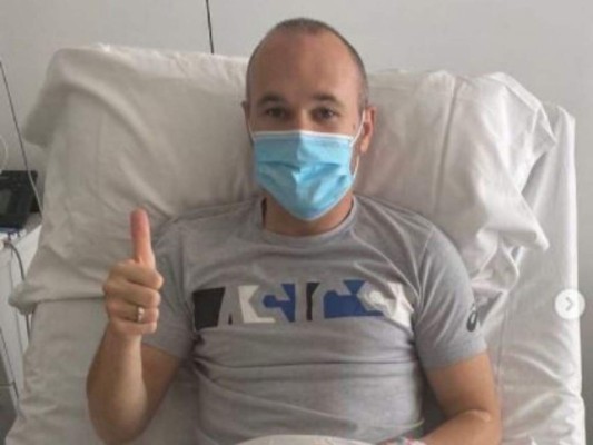 Iniesta será baja por cuatro meses tras operación de rotura muscular