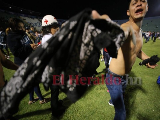 FOTOS: Lo que no se vio de los enfrentamientos en el Estadio Nacional