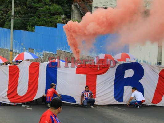 Las mejores fotos del ambiente afuera del estadio Nacional previo al clásico Olimpia vs Motagua