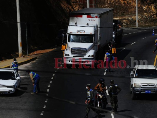 Hasta el 12 de abril analizan extender el toque de queda en el país