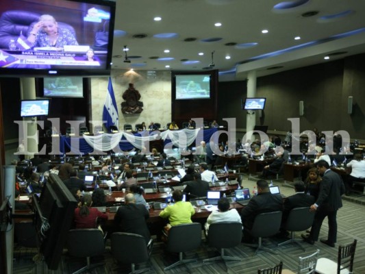 Honduras: Feriadón gozarán los diputados por Semana Morazánica&nbsp;&nbsp;