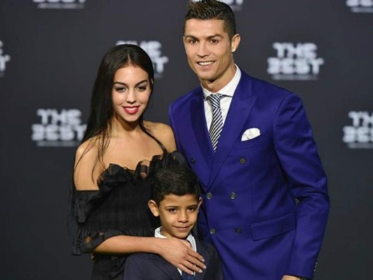 Georgina Rodríguez publica foto junto a Cristiano Junior en medio de polémica