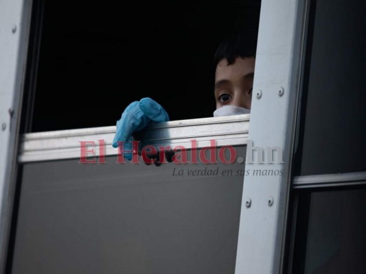 FOTOS: Para evitar Covid-19, hondureños deportados fueron aislados