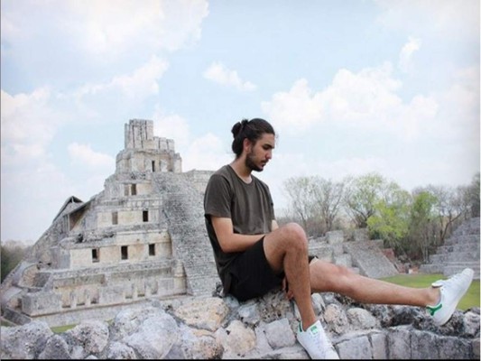 Nieto de Fidel Castro es criticado por presumir sus viajes en Instagram