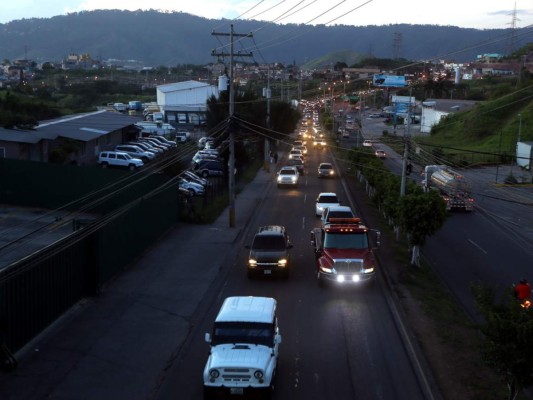 Unas 10 zonas de Tegucigalpa reportan extensas filas vehiculares