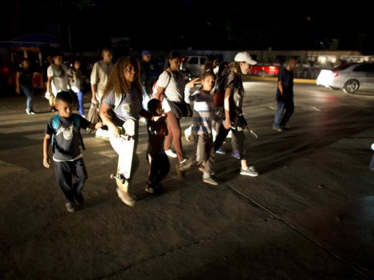 FOTOS: Tensión y caos por apagón en Venezuela, el más prolongado en su historia 