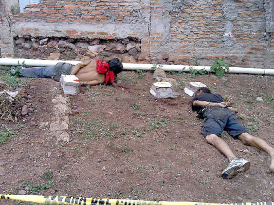 Con saña asesinan a dos jóvenes en La Obrera