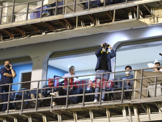 No se miró en televisión: la cara de Diego Vazquez, el festejo albo y la afición en el Nacional  
