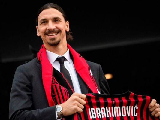 FOTOS: Locura y euforia en la segunda bienvenida de Zlatan Ibrahimovic al Milan