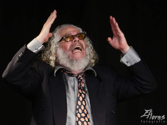 Grupo teatral Bambú actúa obra 'Farsa y justicia del señor juez'