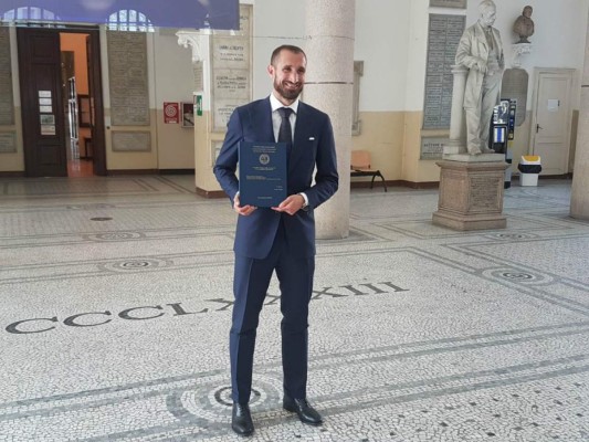 Georgio Chiellini se doctora con una tesis sobre modelo económico de la Juventus &nbsp;&nbsp;
