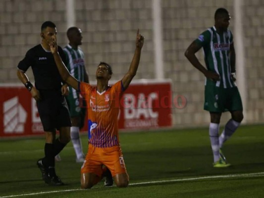 Lobos gana 4-2 ante Juticalpa en Choluteca