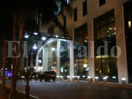 CONFIRMADO: Se casó Salvador Nasralla con Iroshka Elvir