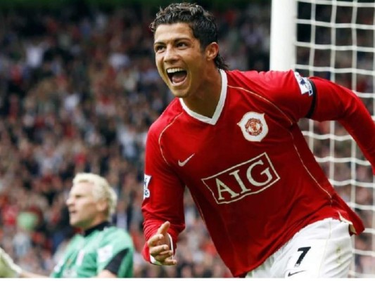 El traspaso de Cristiano Ronaldo al Manchester United ha sacudido al mundo del fútbol este viernes. Foto: AFP