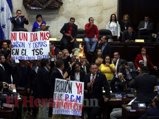 Analizan aplicar medidas contra los diputados de Libre por zafarranchos en el Congreso