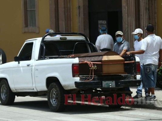 Pacientes mueren por la falta de cupos en los diferentes hospitales de la capital. Foto: Emilio Flores/El Heraldo