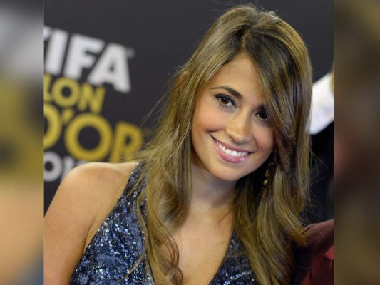 Antonella Roccuzzo en busqueda de su vestido de novia