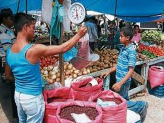 Canasta alimenticia sube a 6,950 lempiras mensuales