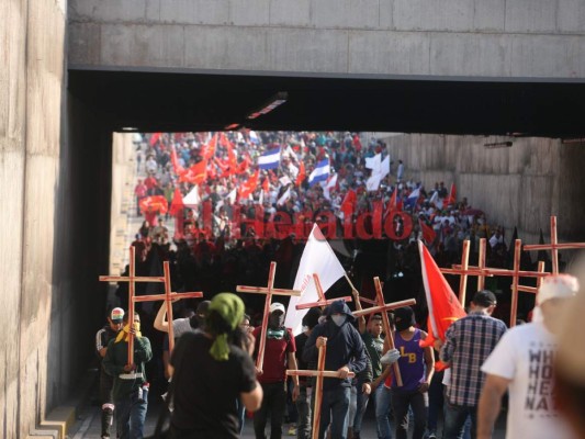 En imágenes, la marcha de la Alianza de Oposición este viernes en la capital de Honduras
