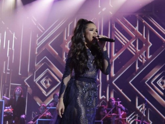 Las críticas que recibió Angie Flores en su última presentación en La Academia