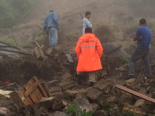 Muerte y destrucción causan fuertes lluvias en territorio hondureño