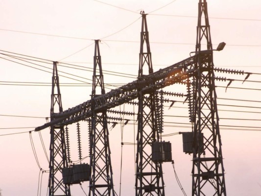 Bajos precios del bunker no tuvieron impacto en reducir pérdidas de la ENEE