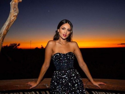 Eiza González posó junto a actores de 'Avengers' en el Super Bowl LIV